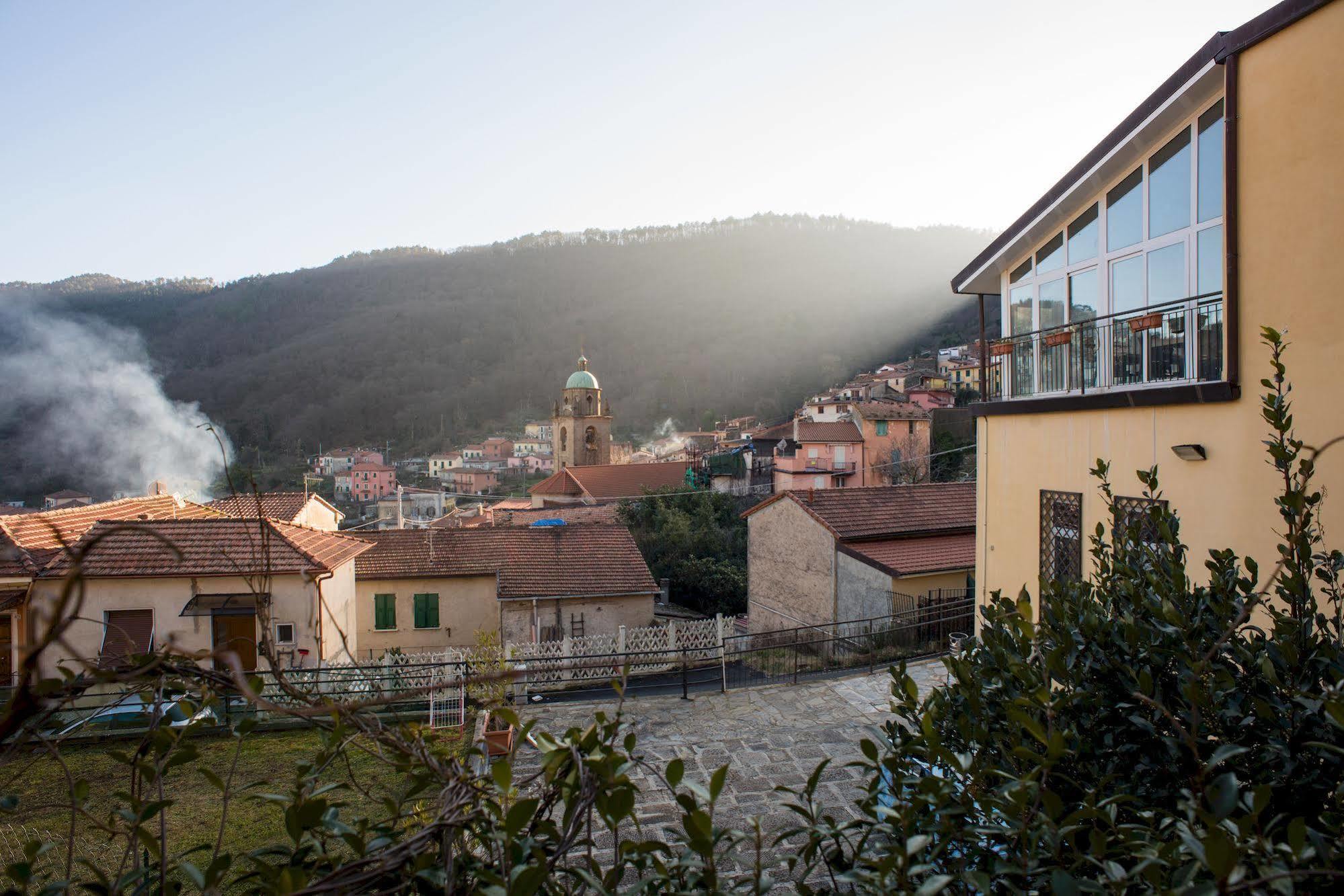 Ostello Tramonti Biassa Exteriör bild
