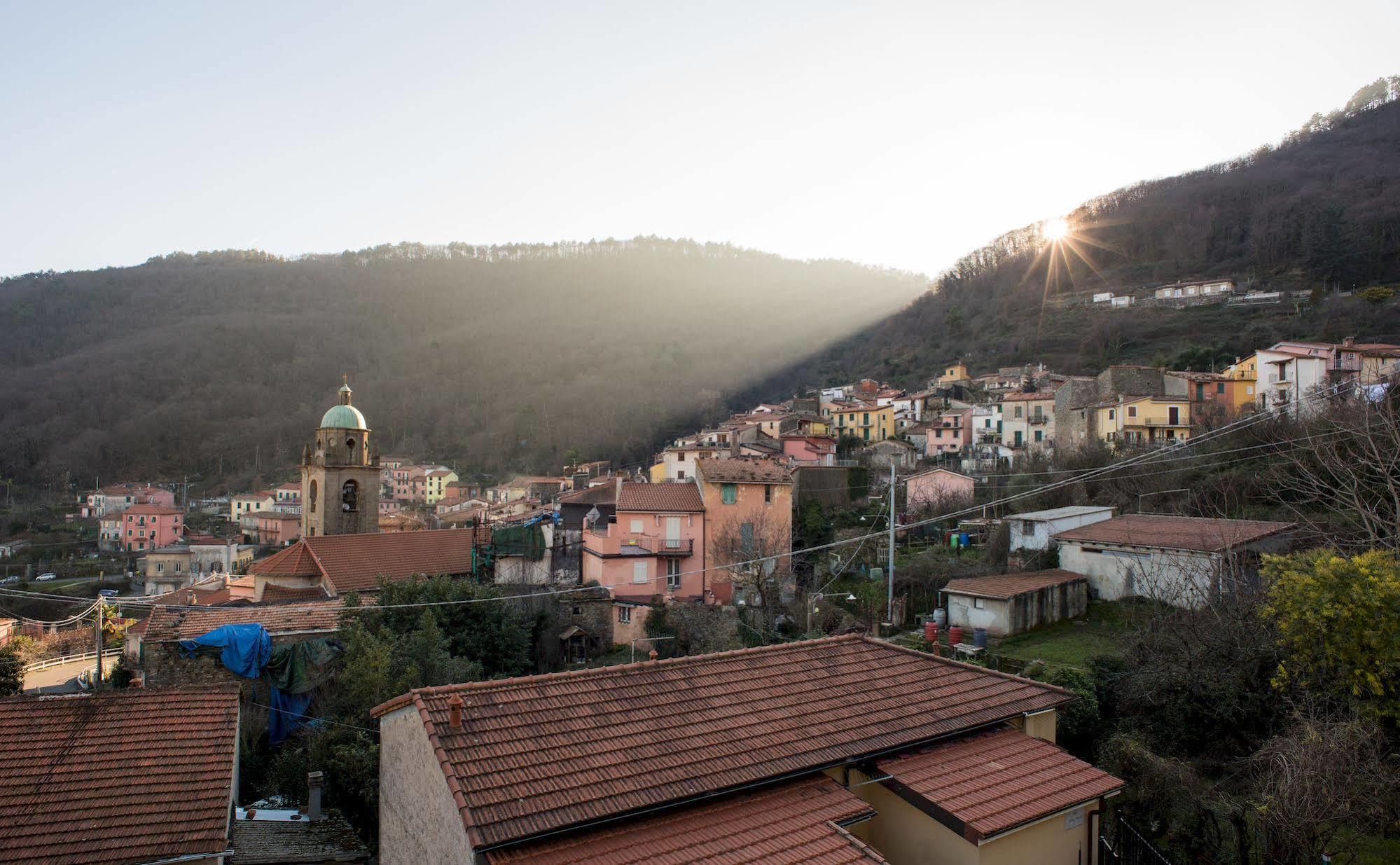 Ostello Tramonti Biassa Exteriör bild